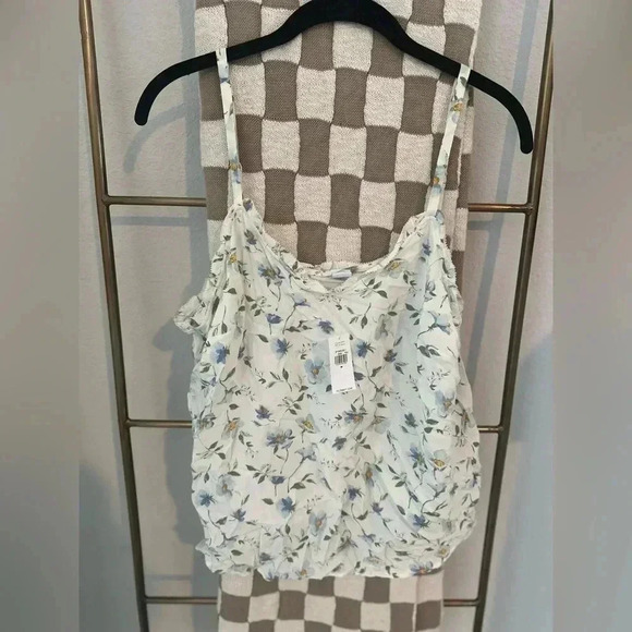 NWT OLD NAVY FLORAL CAMI TOP SIZE Medium - Picture 1 of 4